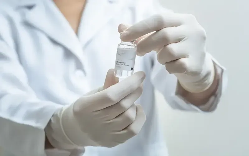 Terapia de células madre mesenquimales (UC-MSCs)